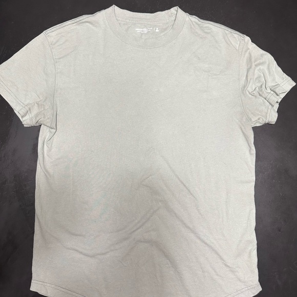 Abercrombie Tee - Picture 1 of 1